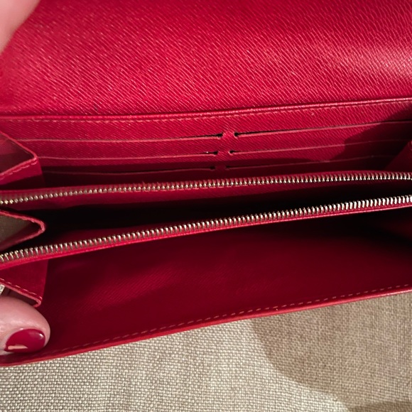 Louis Vuitton red epi Porte Tresor Internatiinal Wallet - Picture 5 of 11